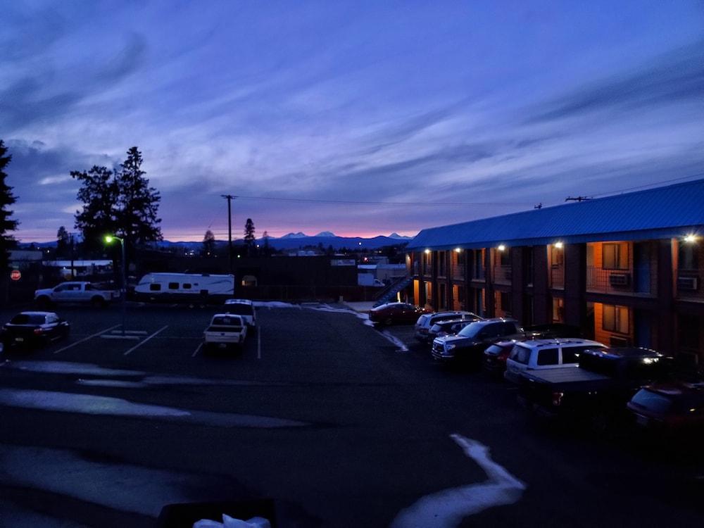 Motel West Bend Εξωτερικό φωτογραφία
