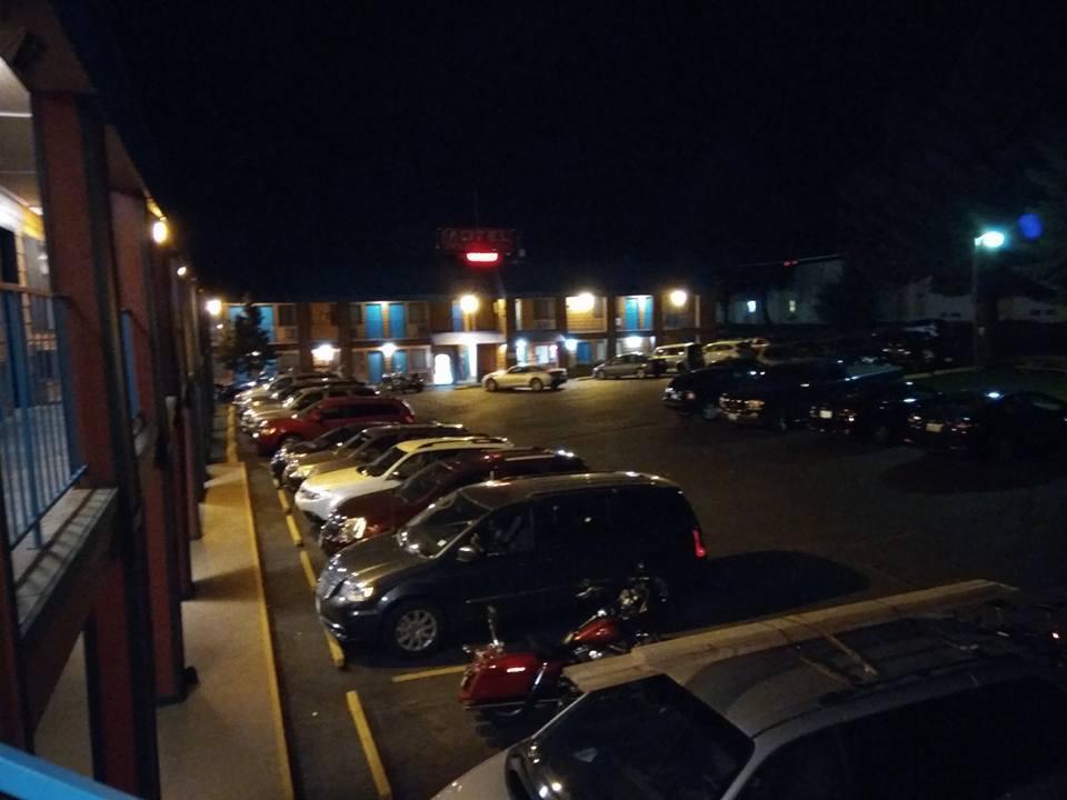 Motel West Bend Εξωτερικό φωτογραφία