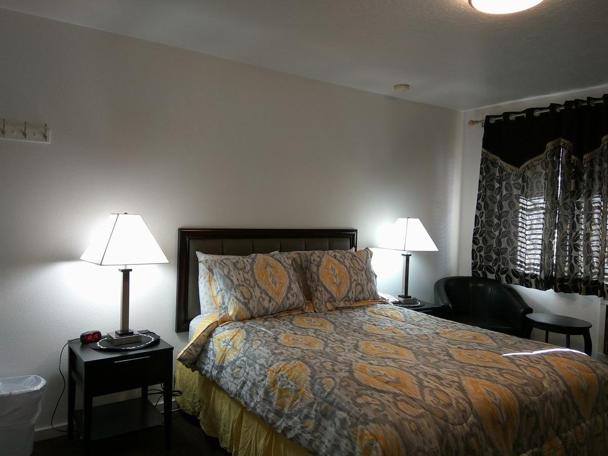 Motel West Bend Εξωτερικό φωτογραφία