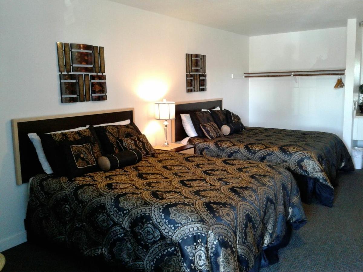 Motel West Bend Εξωτερικό φωτογραφία