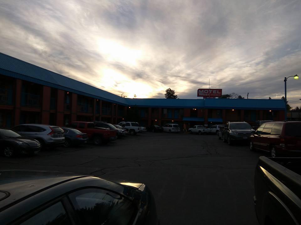 Motel West Bend Εξωτερικό φωτογραφία