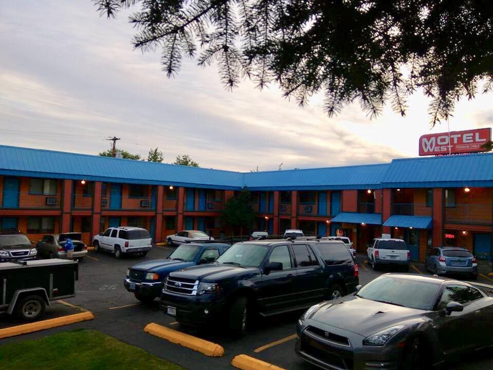 Motel West Bend Εξωτερικό φωτογραφία