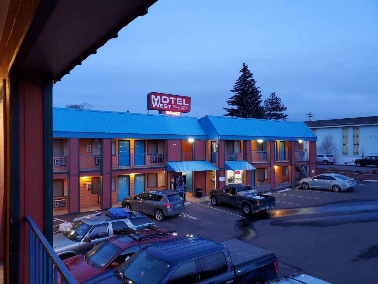 Motel West Bend Εξωτερικό φωτογραφία