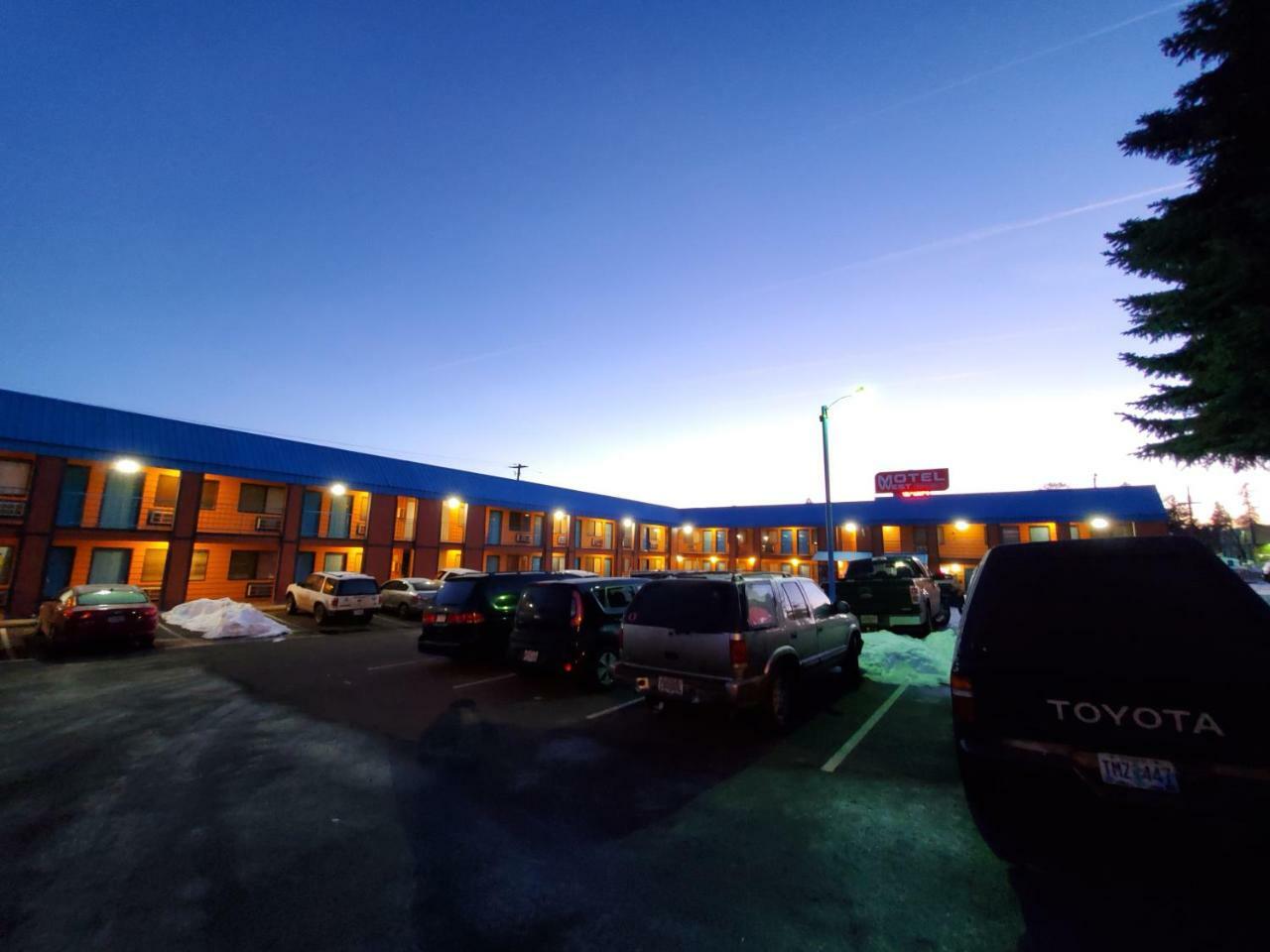 Motel West Bend Εξωτερικό φωτογραφία