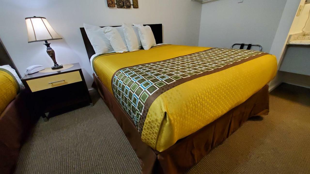 Motel West Bend Εξωτερικό φωτογραφία