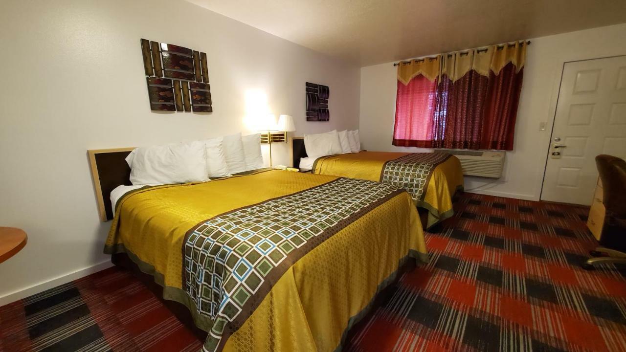 Motel West Bend Εξωτερικό φωτογραφία