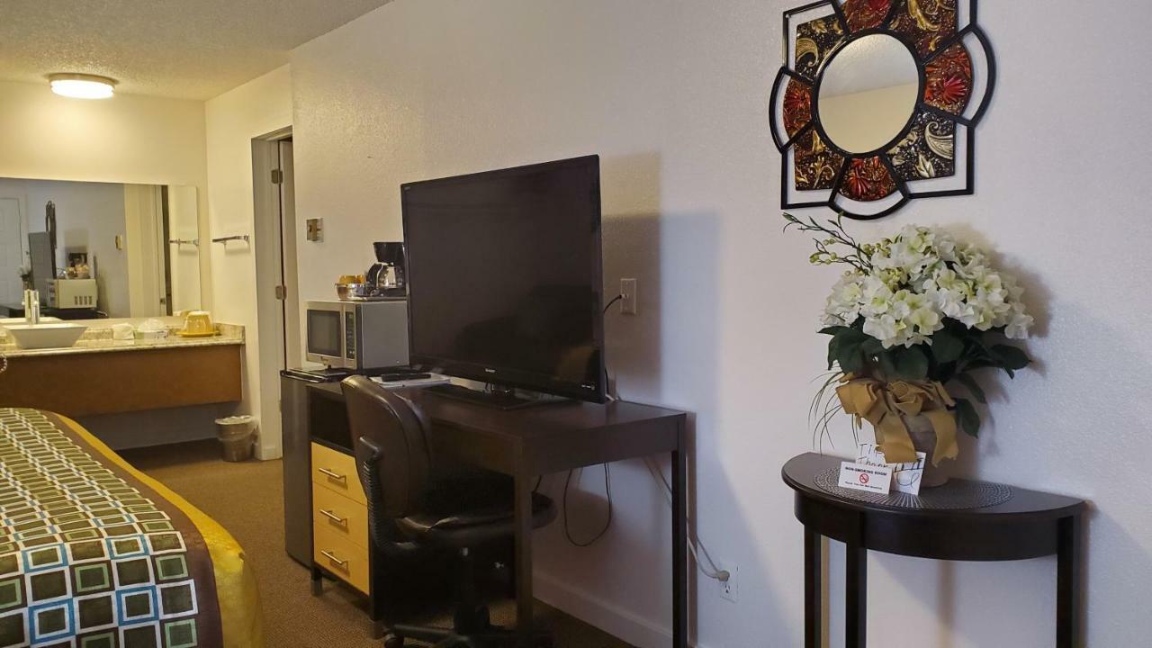 Motel West Bend Εξωτερικό φωτογραφία