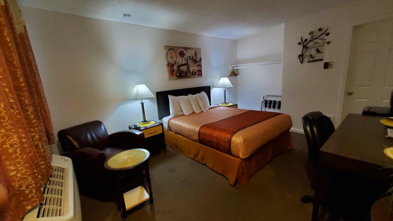 Motel West Bend Εξωτερικό φωτογραφία