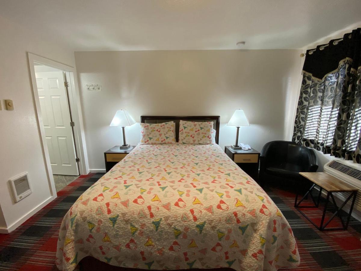 Motel West Bend Εξωτερικό φωτογραφία