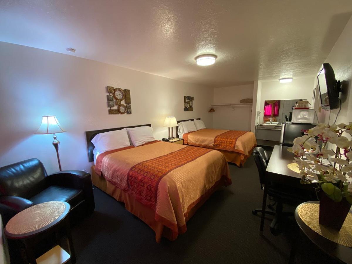 Motel West Bend Εξωτερικό φωτογραφία