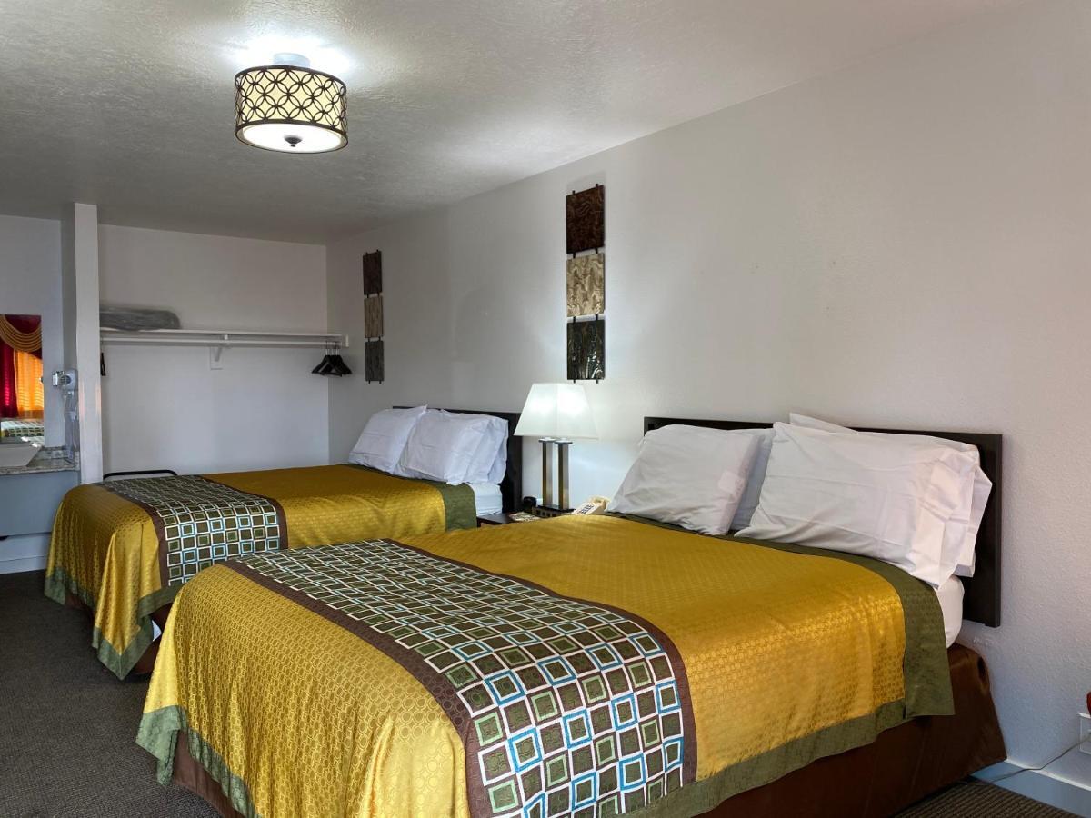 Motel West Bend Εξωτερικό φωτογραφία