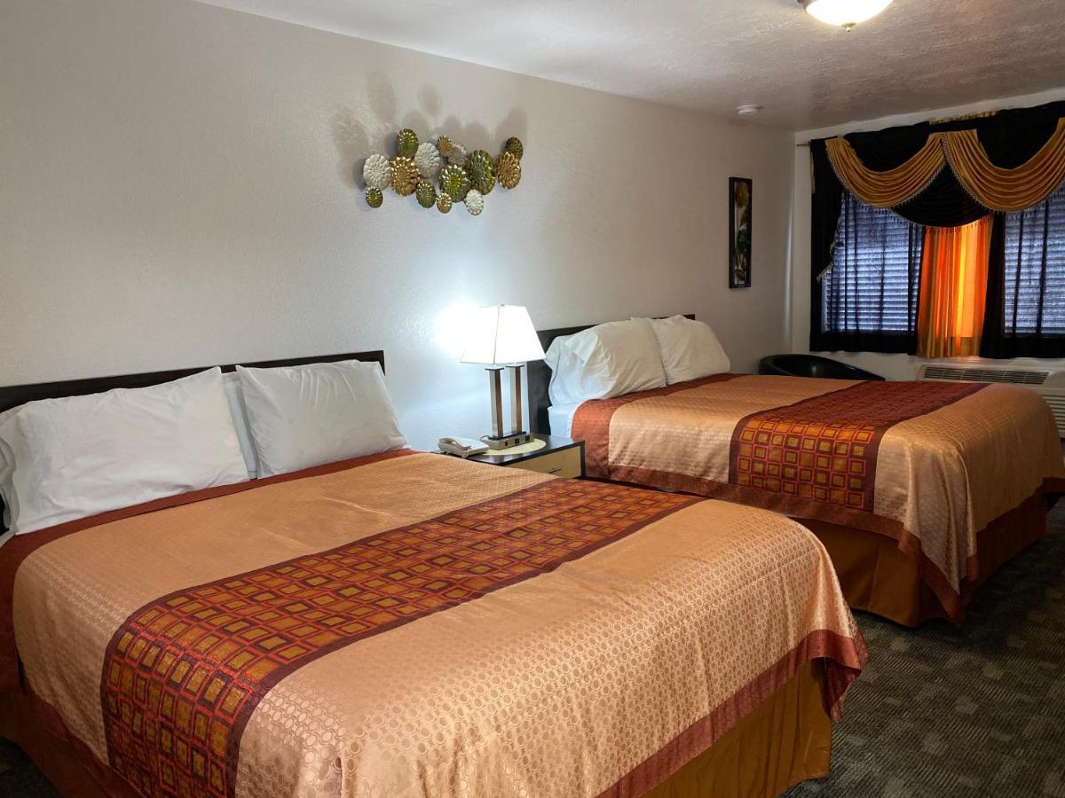 Motel West Bend Εξωτερικό φωτογραφία